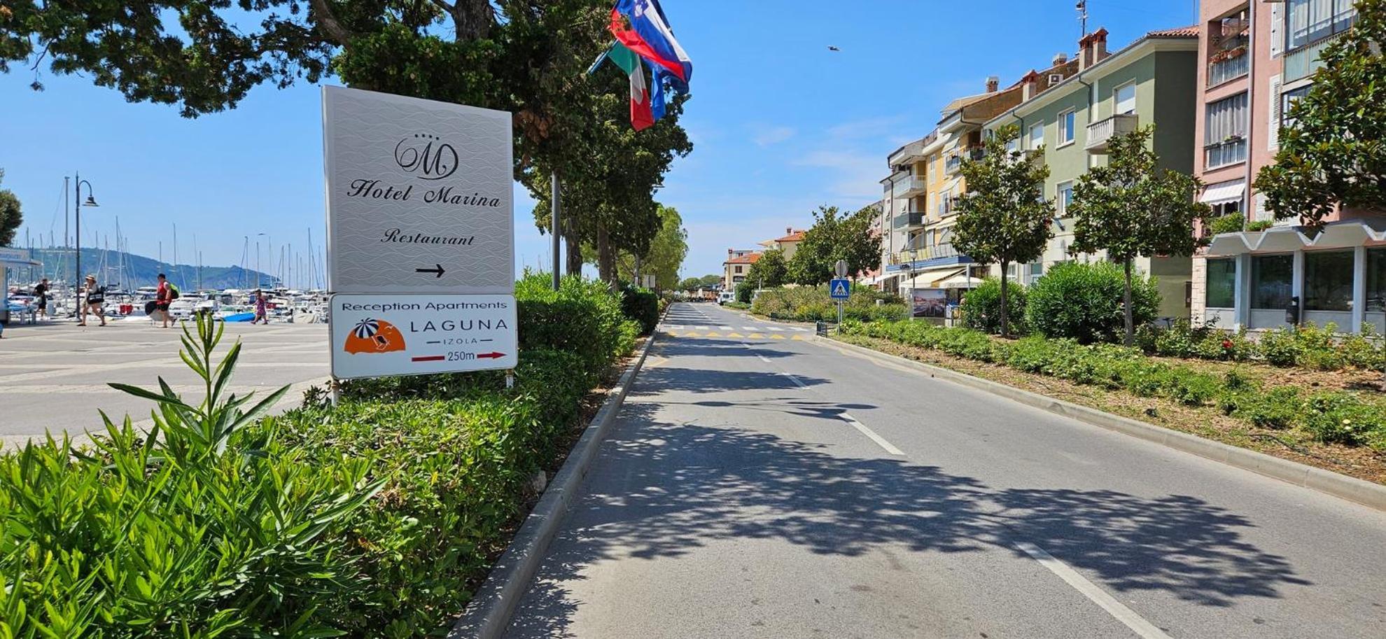 Apartment Laguna 08A Izola Bagian luar foto